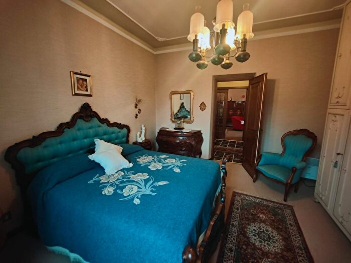 Appartamento con 7 locali in vendita in a Paganino da Sarzana, Sarzana