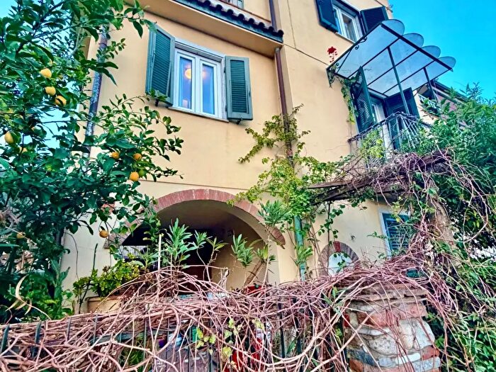 Appartamento bilocale in vendita in Massa