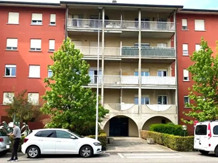 Appartamento trilocale in vendita in Via Alessandro Manzoni, Mozzo