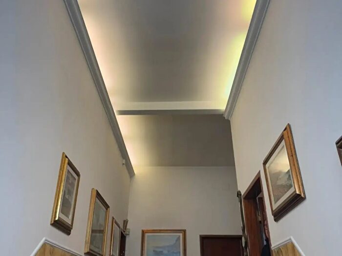 Casa con 8 locali in vendita in Empoli