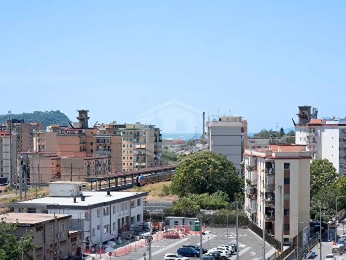 Appartamento trilocale in vendita in Via Diocleziano, Napoli