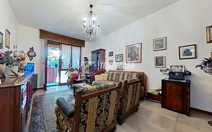 Appartamento bilocale in vendita in Via Valentino Rivolta, Macherio