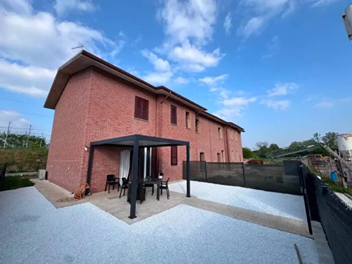 Casa trilocale in vendita in Via Caduti di Nassiriya, Casalpusterlengo