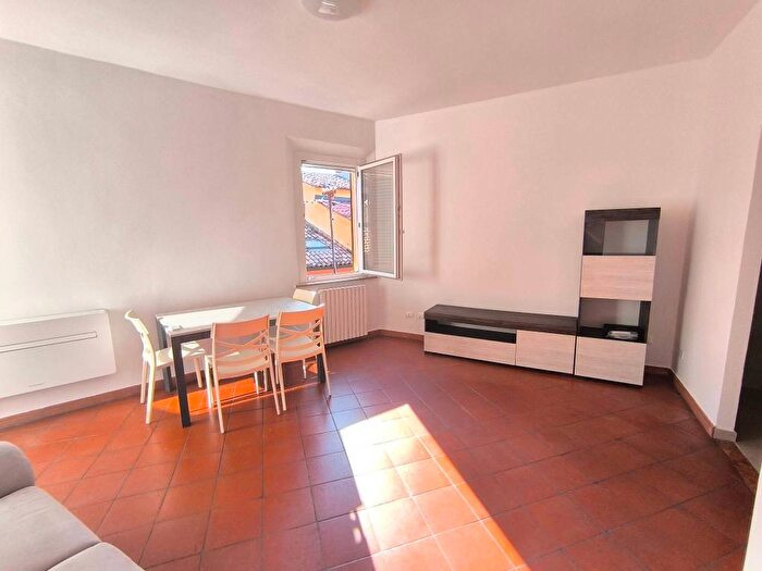 Appartamento trilocale in affitto in Via Borgo di Sotto, Centro Storico, Ferrara