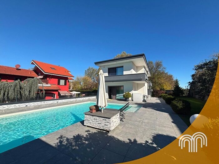 Casa con 8 locali in vendita in Via Castiglione, Settimo Torinese