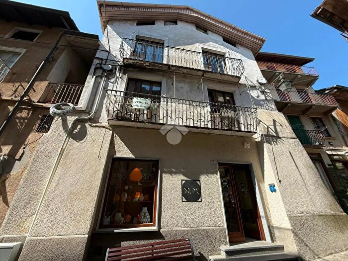 Casa trilocale in vendita in Via Cibrario, Lanzo Torinese