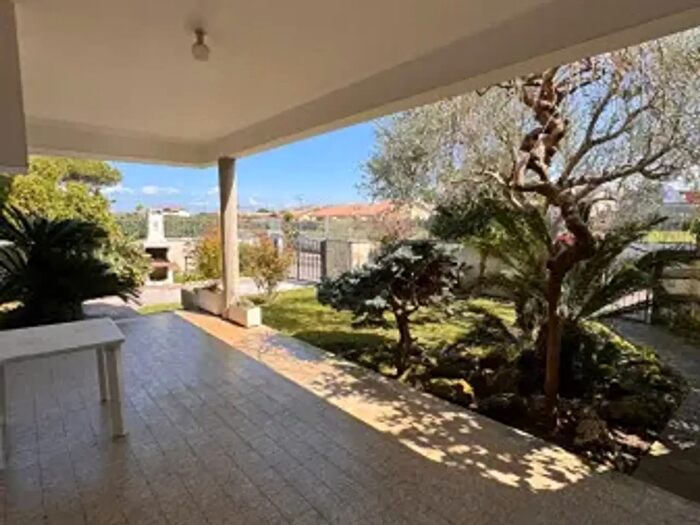 Casa con 5 locali in vendita in Viale di Valle Schioia, Anzio