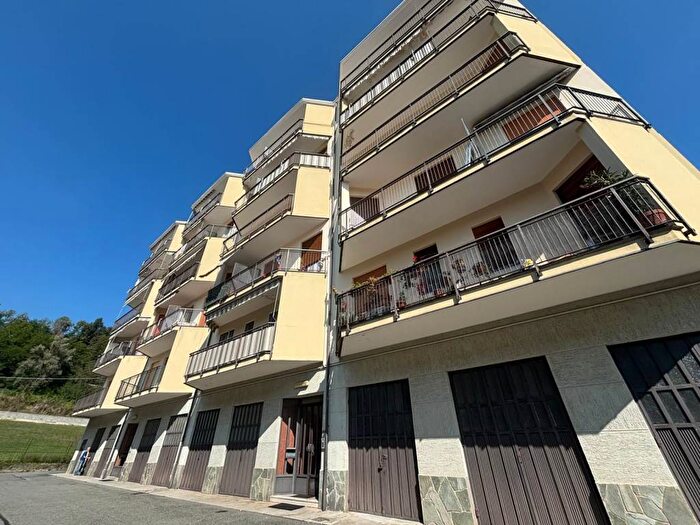 Appartamento trilocale in affitto in Via Levone, Centro, Rocca Canavese