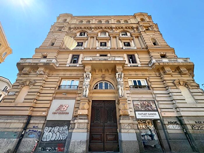 Appartamento monolocale in affitto in Piazza Nicola Amore, Tribunali, Napoli