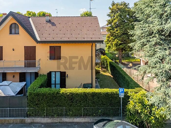 Casa con 7 locali in vendita in Via Ospedale, San Martino In Rio