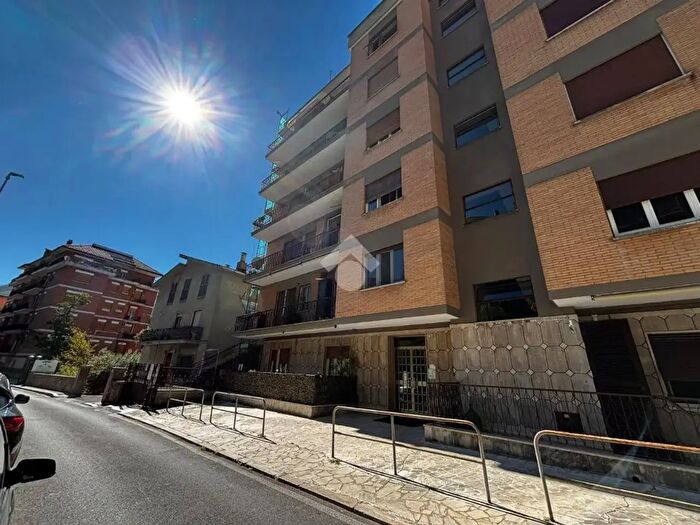 Appartamento trilocale in vendita in Viale Antonio Fogazzaro, Subiaco