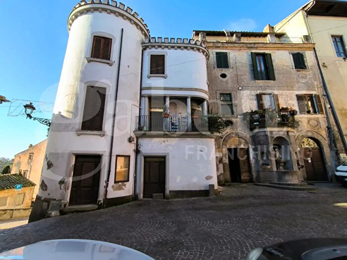 Appartamento con 5 locali in vendita in Piazza Guglielmo Marconi, Fabrica Di Roma