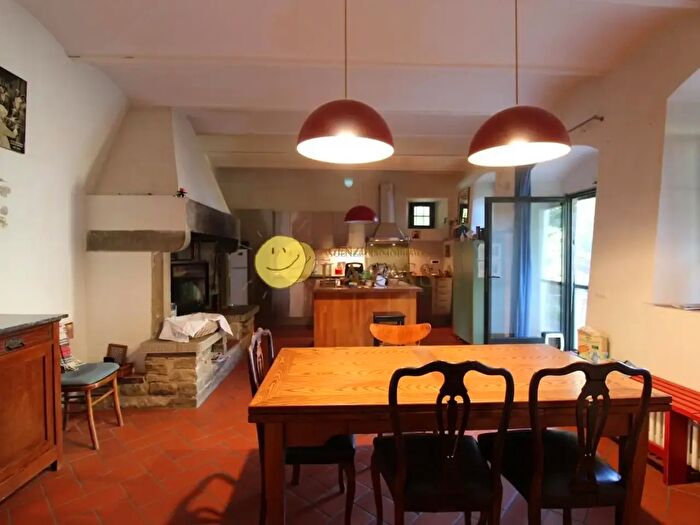 Casa con 18 locali in vendita in Castelfranco Piandiscò