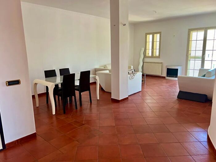 Appartamento con 5 locali in vendita in Via Tartini, Gela