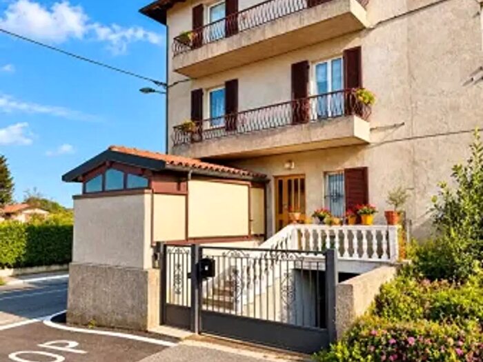 Appartamento bilocale in vendita in Via Anselmo Somaini, Solbiate con Cagno