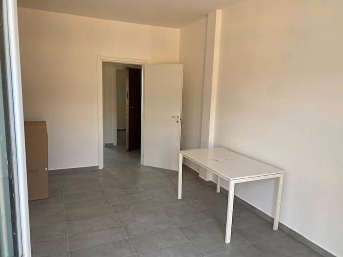 Appartamento quadrilocale in affitto in Via Andrea Maffei, Montenero, Milano