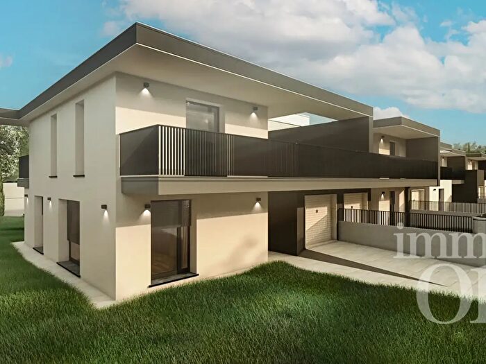 Casa quadrilocale in vendita in Via dellUliveta, Livorno