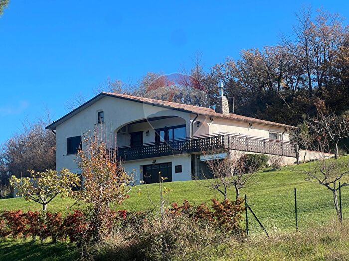 Casa con 9 locali in vendita in Via Torre a, Frosolone