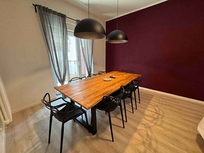 Appartamento quadrilocale in affitto in Via San Francesco DAssisi, Giardino Pubblico, Trieste