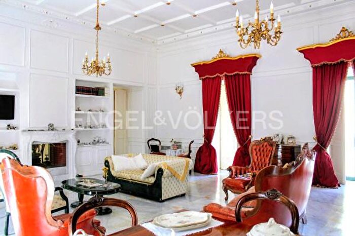 Appartamento con 6 locali in vendita in Via Pasquale Nastro, Gragnano