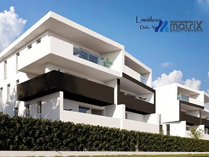 Appartamento con 9 locali in vendita in Via Argine Sinistro, Dolo