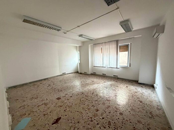 Appartamento con 6 locali in affitto in Via Giuseppe Martinez, San Cosmo Corso Italia Piazza Dante, Acireale