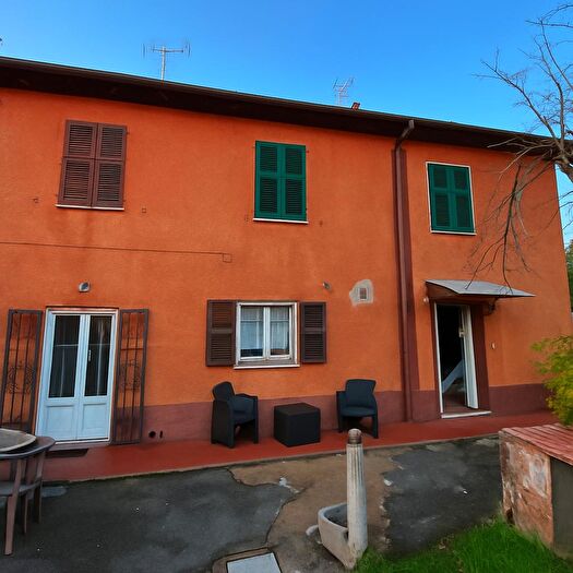 Casa quadrilocale in affitto in Via Cisa Trav, Sarzana