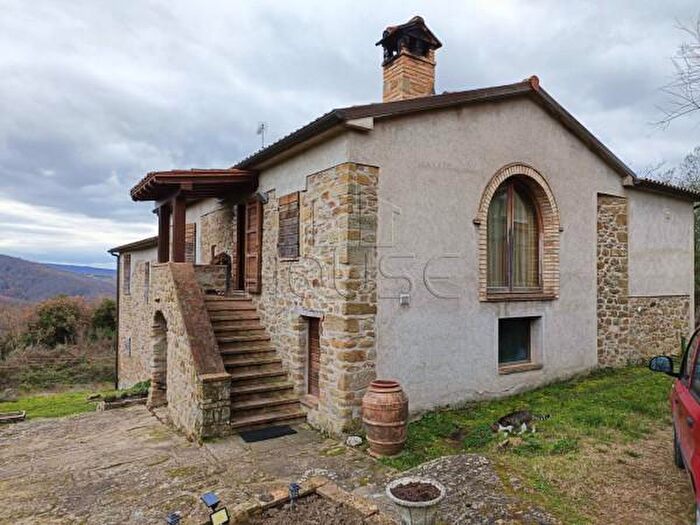 Casa con 6 locali in vendita in Località Preggio, Umbertide