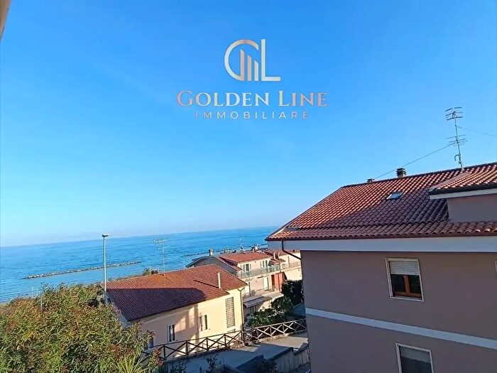 Appartamento trilocale in vendita in Contrada Montecantino, Massignano