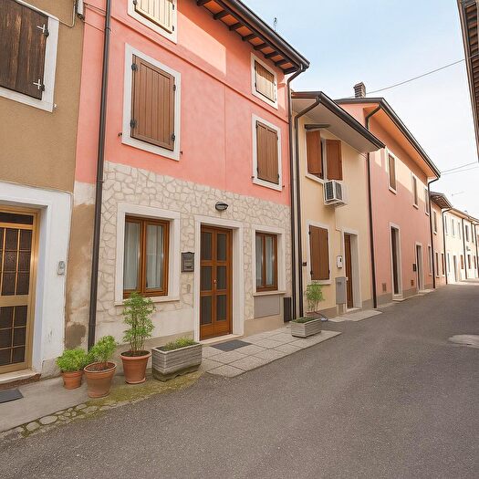 Casa con 5 locali in vendita in Viale Europa, Monteforte DAlpone