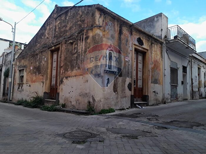 Casa quadrilocale in vendita in Via San Sebastiano, Riposto