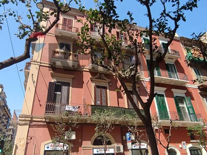 Appartamento bilocale in vendita in Via Putignani, Bari