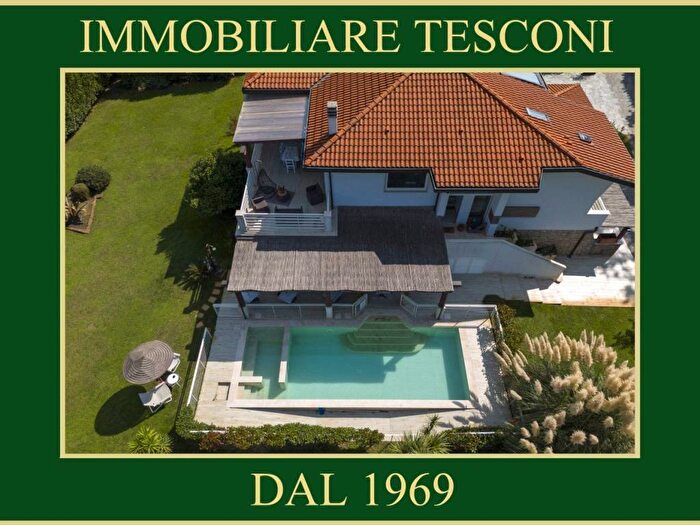 Casa con 6 locali in affitto in via indipendenza, Pietrasanta