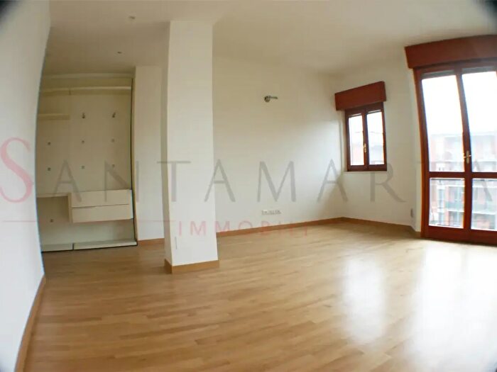 Appartamento trilocale in affitto in Viale Federico Caprilli, Milano