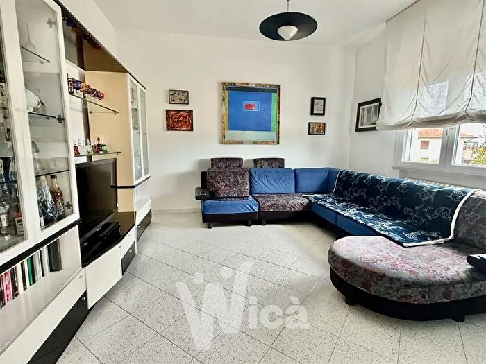 Casa con 6 locali in vendita in Cesena