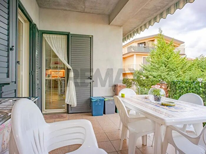 Appartamento con 6 locali in vendita in Via VI Retta Levante, Belpasso