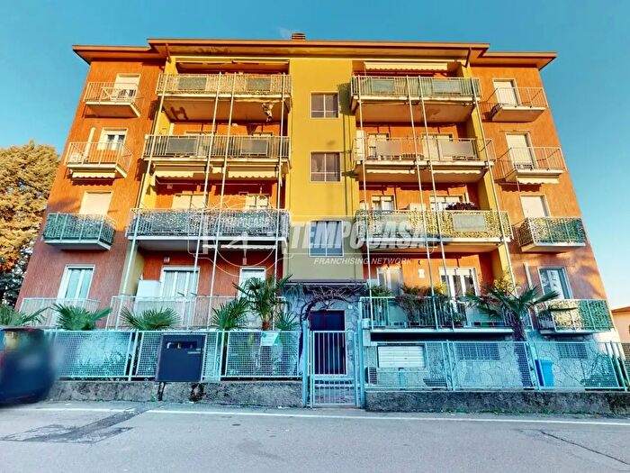 Appartamento trilocale in vendita in Via Benedetto Croce, Besana In Brianza