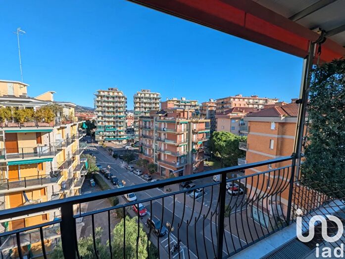 Appartamento trilocale in vendita in Via Ponti, Borghetto Santo Spirito