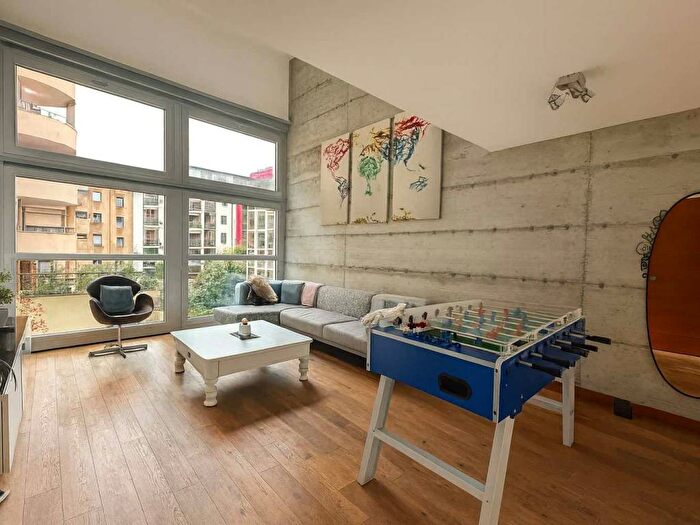 Appartamento trilocale in affitto in Viale Romolo, Navigli Darsena, Milano