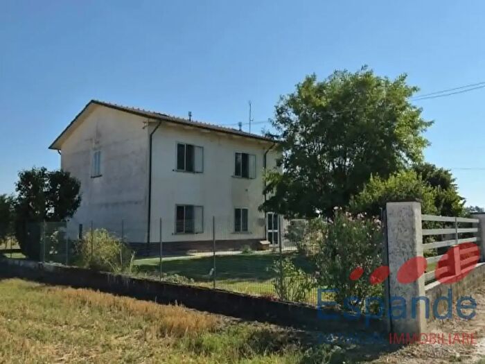 Casa con 7 locali in vendita in Bertinoro