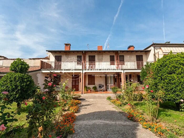 Casa trilocale in vendita in Via Gerre, Chieve