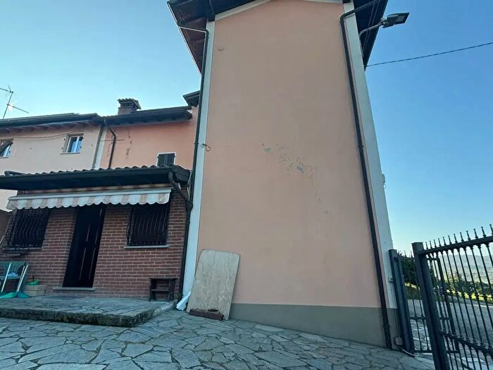 Casa con 5 locali in vendita in Donelasco, Santa Maria Della Versa