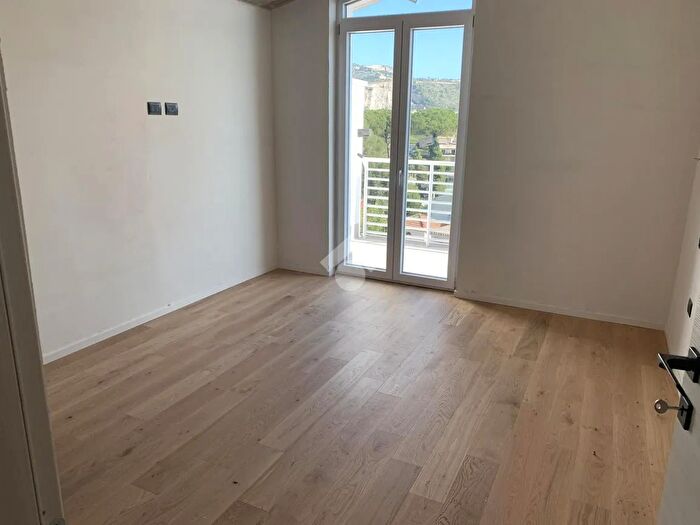 Appartamento trilocale in vendita in Via Claudio, Caserta