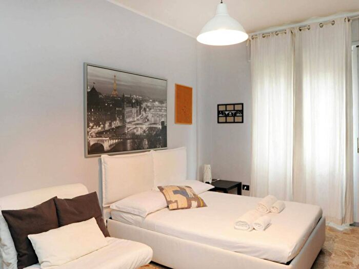 Appartamento monolocale in affitto in Via Zurigo, Inganni, Milano