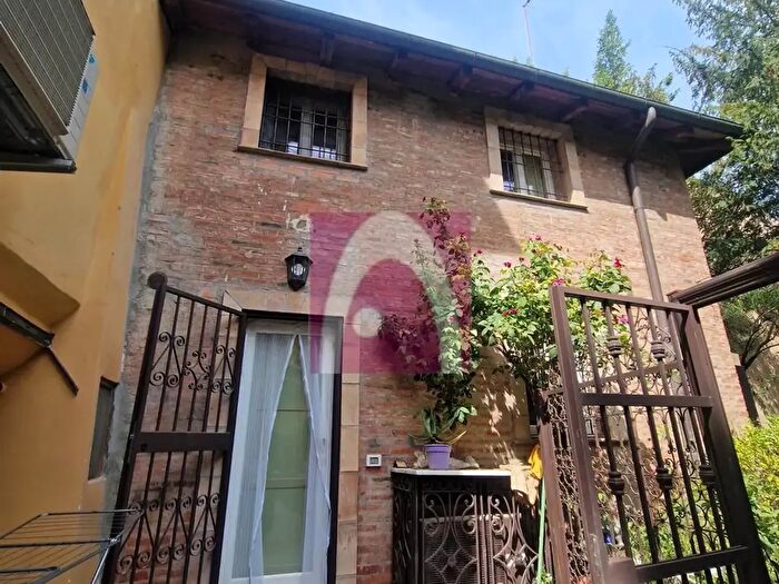 Casa trilocale in affitto in Via Armando Quadri, Bologna