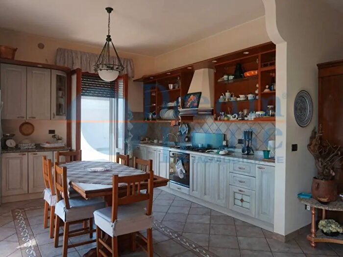 Appartamento con 5 locali in vendita in Riomoro, Colonnella