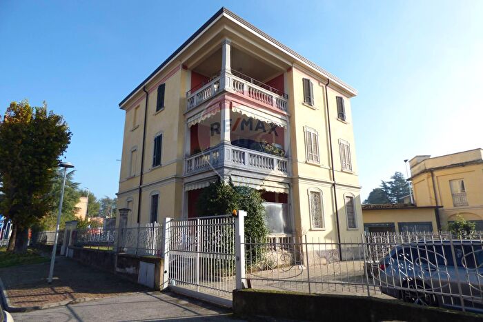 Appartamento trilocale in vendita in Piazzale San Pio X, Castiglione Delle Stiviere