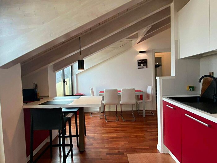 Appartamento trilocale in affitto in Via Gargano, Corvetto, Milano