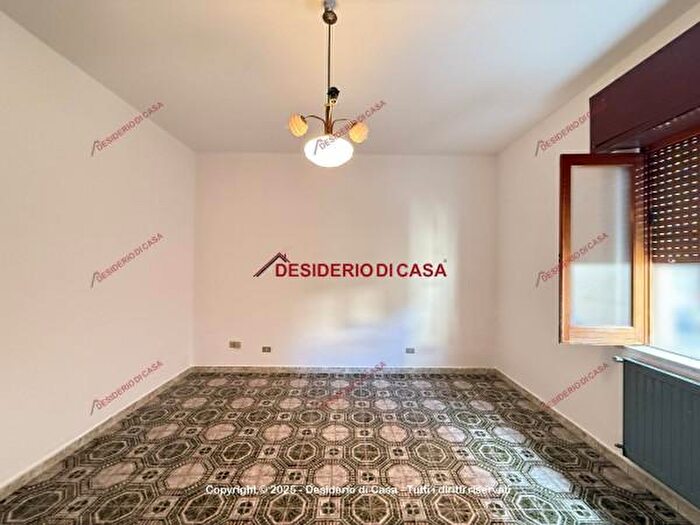 Appartamento trilocale in vendita in Via Vincenzo Amato, Campofelice Di Roccella