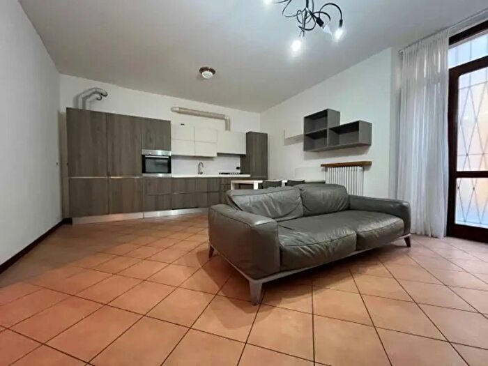 Appartamento trilocale in affitto in Via Settemb, Sesto Calende